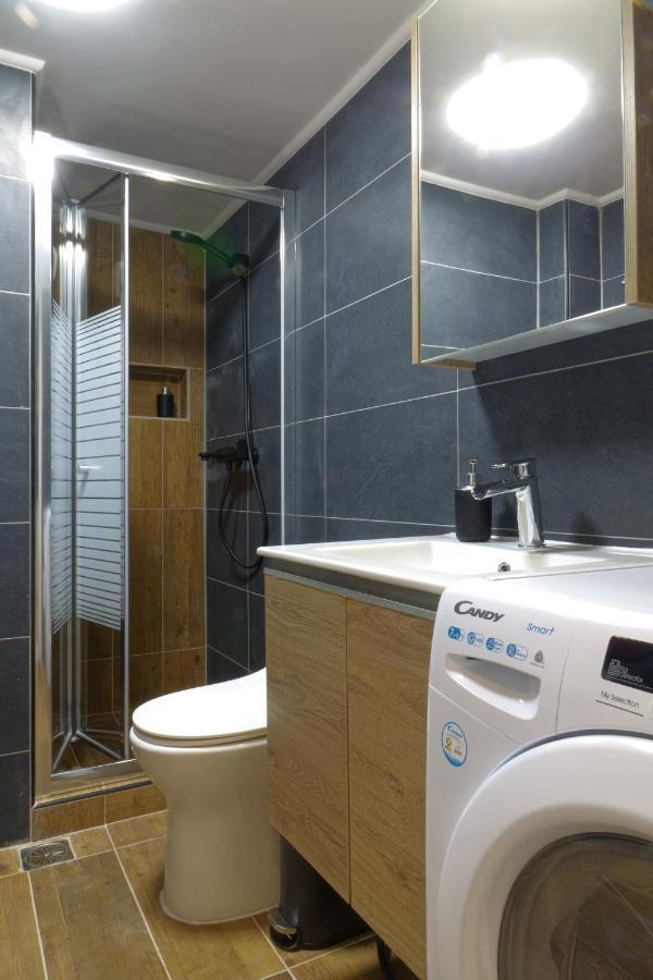 You & Me Cozy Apartments By Zain Atenas Exterior foto