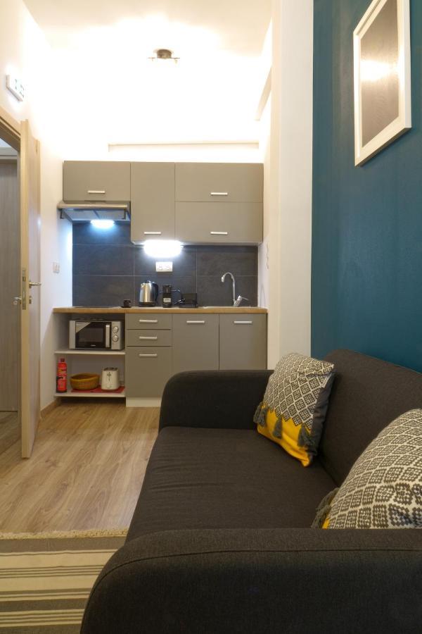 You & Me Cozy Apartments By Zain Atenas Exterior foto